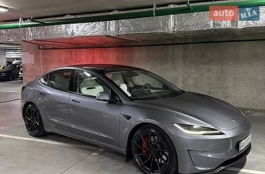 Седан Tesla Model 3 2024 в Києві