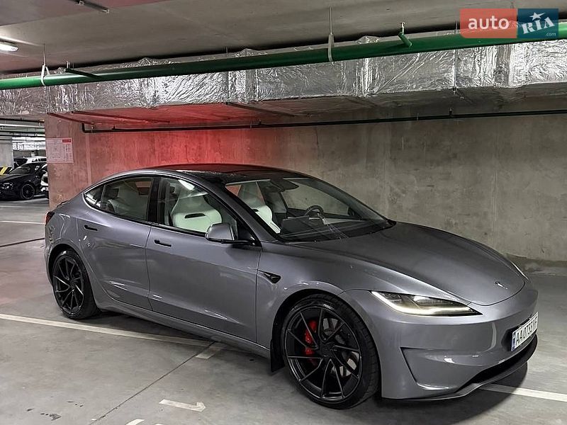 Седан Tesla Model 3 2024 в Києві