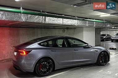 Седан Tesla Model 3 2024 в Києві