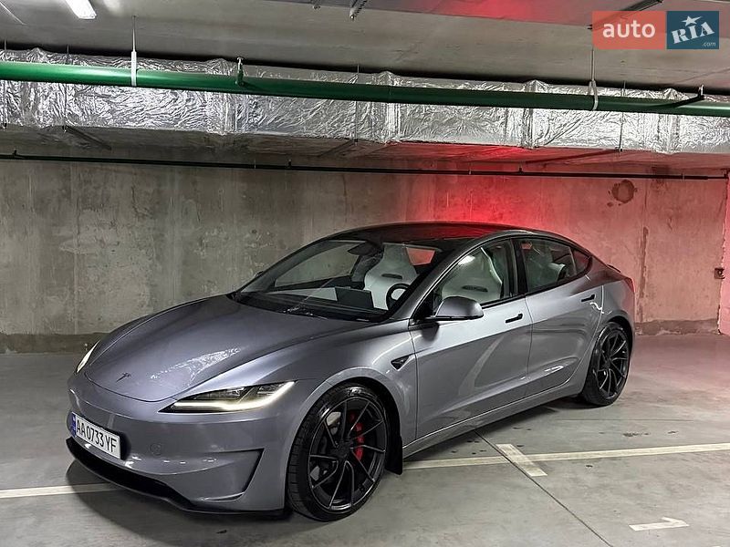Седан Tesla Model 3 2024 в Києві