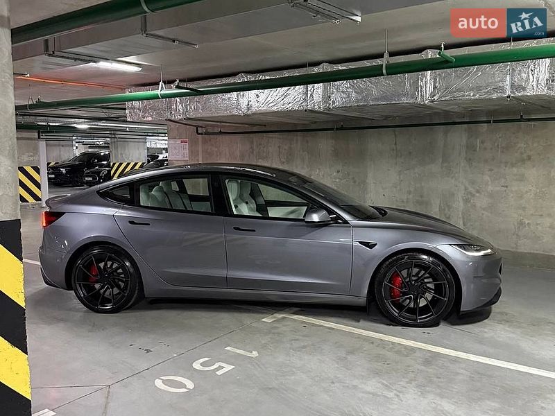 Седан Tesla Model 3 2024 в Києві