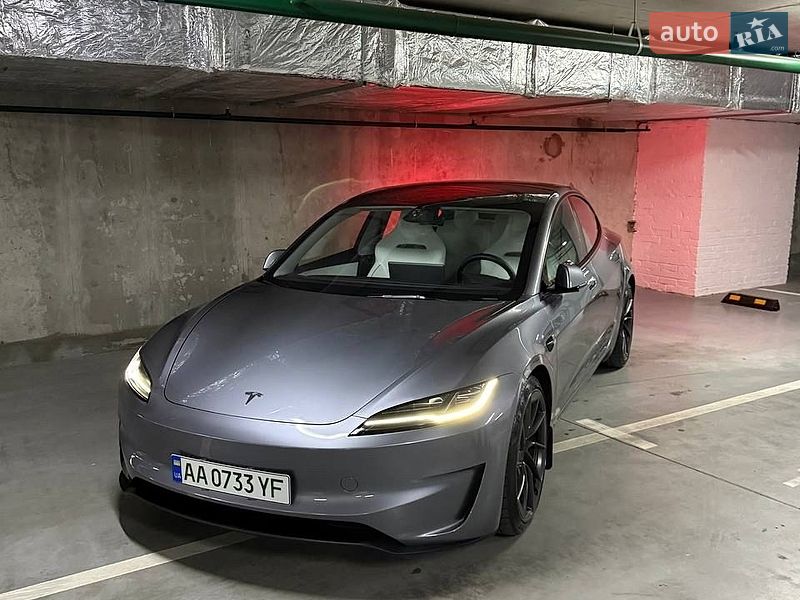 Седан Tesla Model 3 2024 в Києві