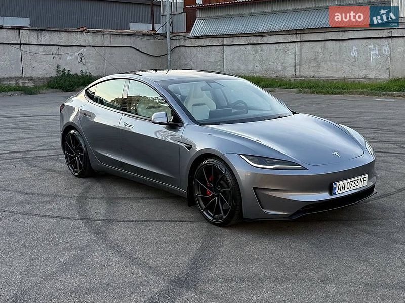 Седан Tesla Model 3 2024 в Києві