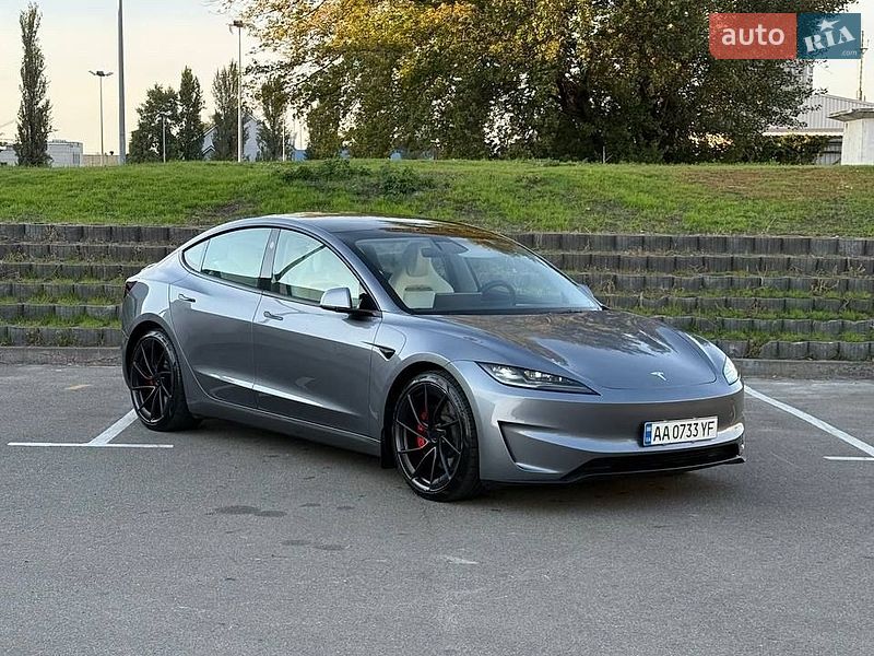 Седан Tesla Model 3 2024 в Києві