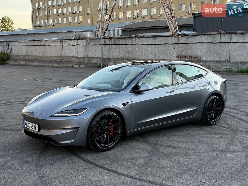 Седан Tesla Model 3 2024 в Києві