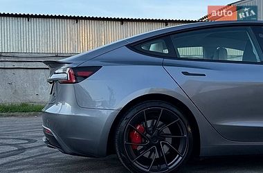 Седан Tesla Model 3 2024 в Києві