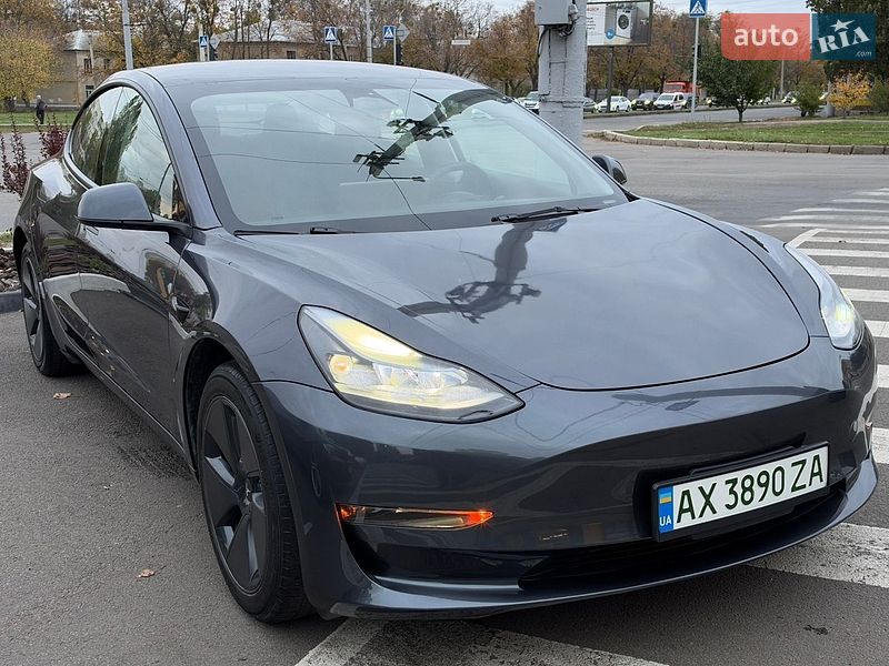 Седан Tesla Model 3 2023 в Харкові