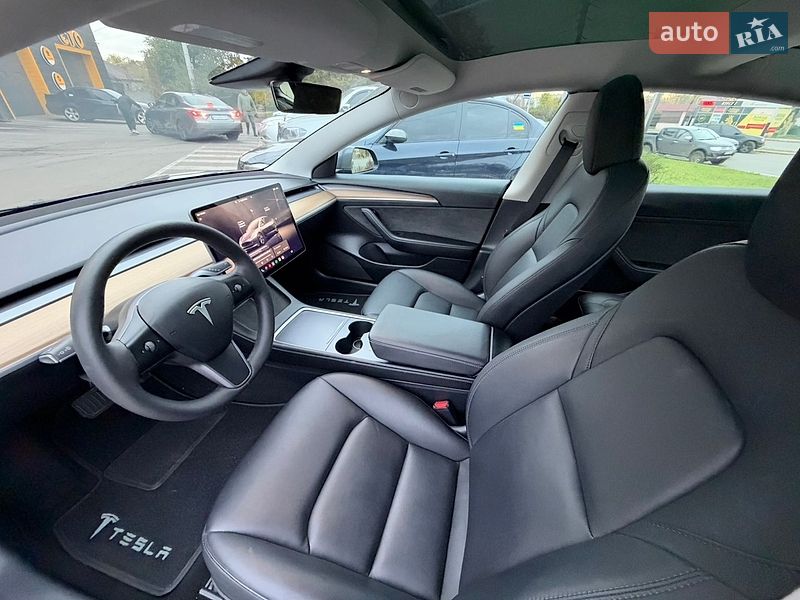 Седан Tesla Model 3 2023 в Харкові
