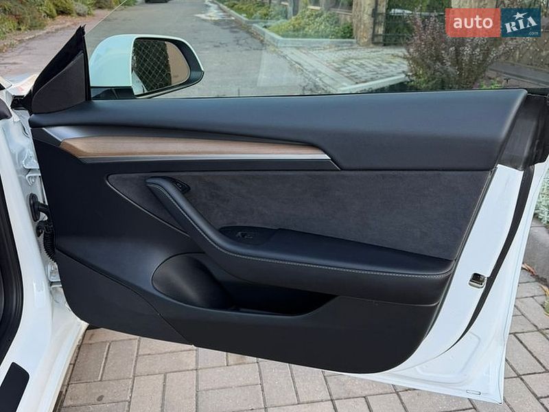 Седан Tesla Model 3 2023 в Нововолынске фото 16 Седан Tesla Model 3 2023 в Нововолынске