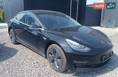 Седан Tesla Model 3 2018 в Львове