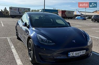 Седан Tesla Model 3 2021 в Чернівцях