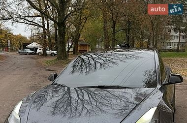 Седан Tesla Model 3 2022 в Ровно