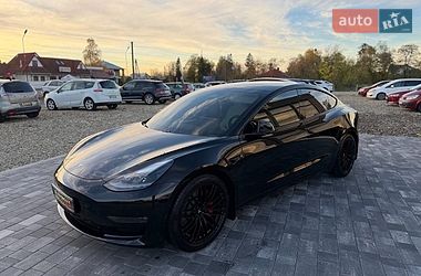 Седан Tesla Model 3 2021 в Коломые