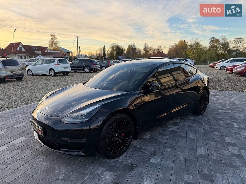 Седан Tesla Model 3 2021 в Коломые