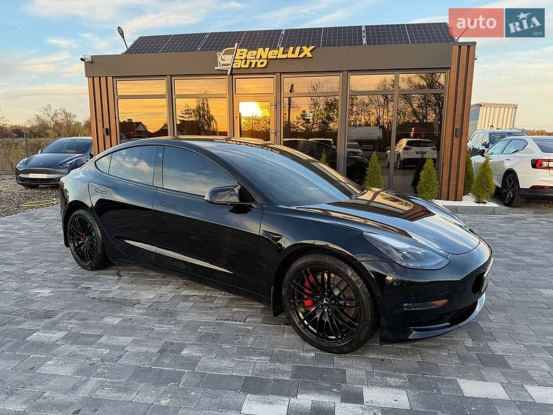 Седан Tesla Model 3 2021 в Коломые