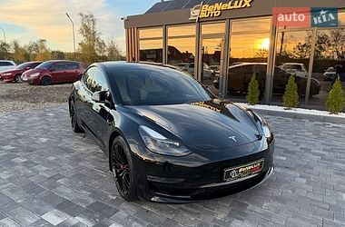 Седан Tesla Model 3 2021 в Коломые