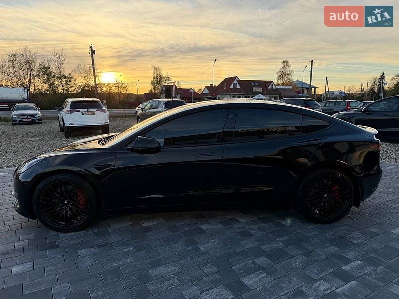 Седан Tesla Model 3 2021 в Коломые