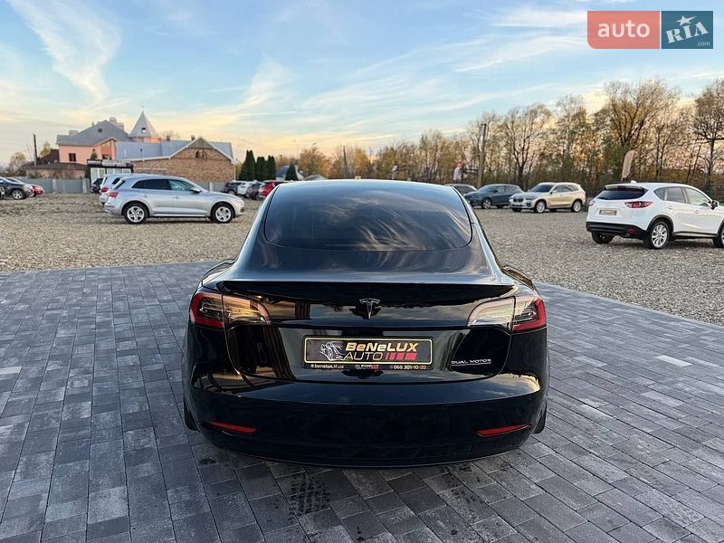 Седан Tesla Model 3 2021 в Коломые