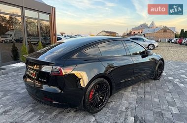 Седан Tesla Model 3 2021 в Коломые