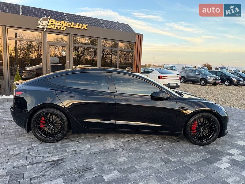 Седан Tesla Model 3 2021 в Коломые