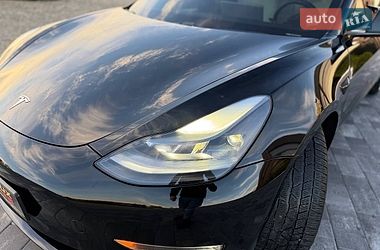 Седан Tesla Model 3 2021 в Коломые