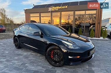 Седан Tesla Model 3 2021 в Коломые