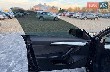 Седан Tesla Model 3 2021 в Коломые