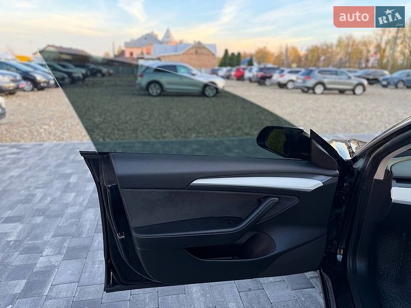 Седан Tesla Model 3 2021 в Коломые
