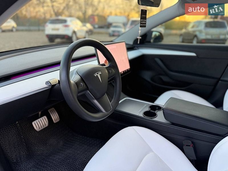 Седан Tesla Model 3 2021 в Коломые
