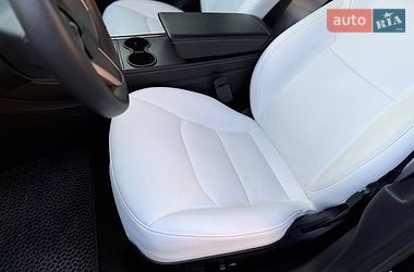 Седан Tesla Model 3 2021 в Коломые