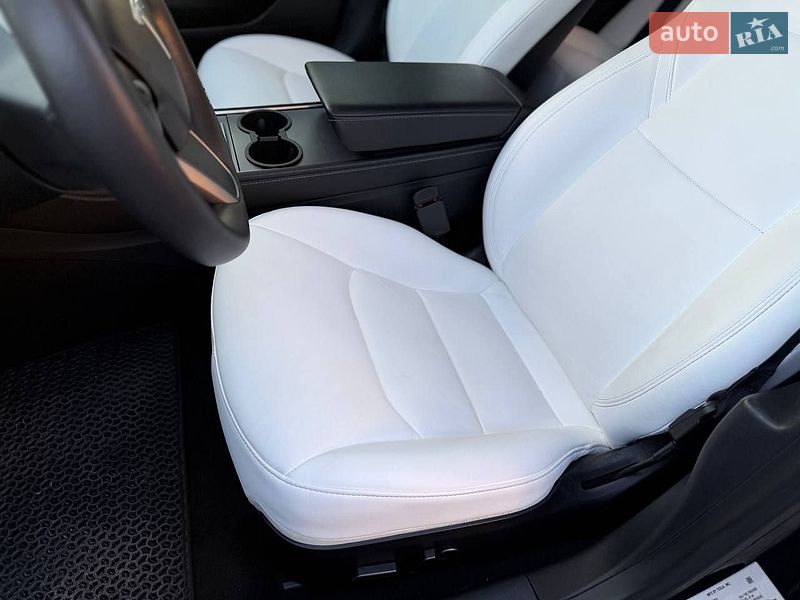 Седан Tesla Model 3 2021 в Коломые