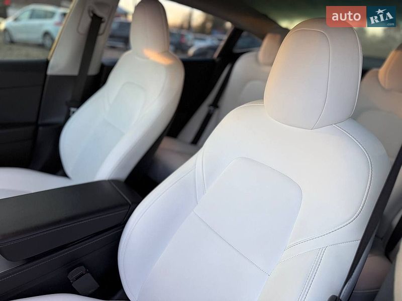 Седан Tesla Model 3 2021 в Коломые
