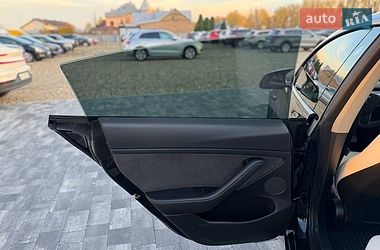 Седан Tesla Model 3 2021 в Коломые