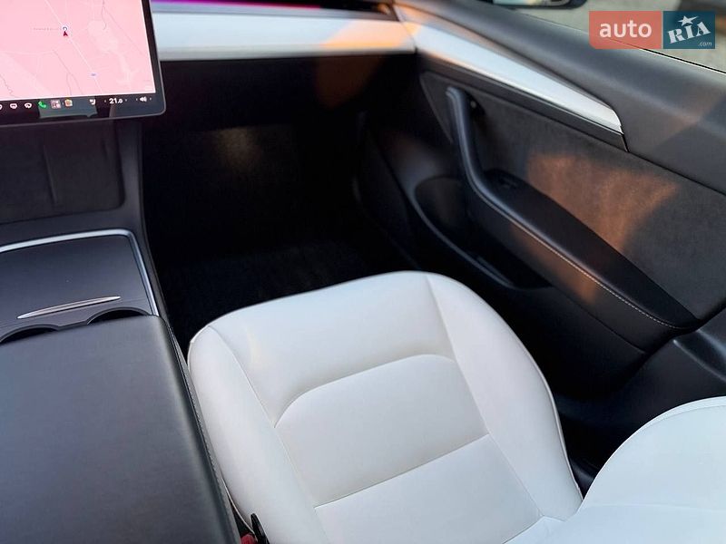 Седан Tesla Model 3 2021 в Коломые