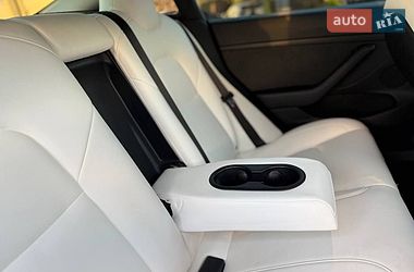 Седан Tesla Model 3 2021 в Коломые