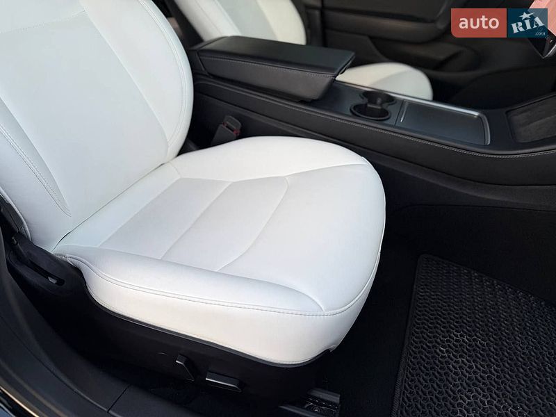 Седан Tesla Model 3 2021 в Коломые