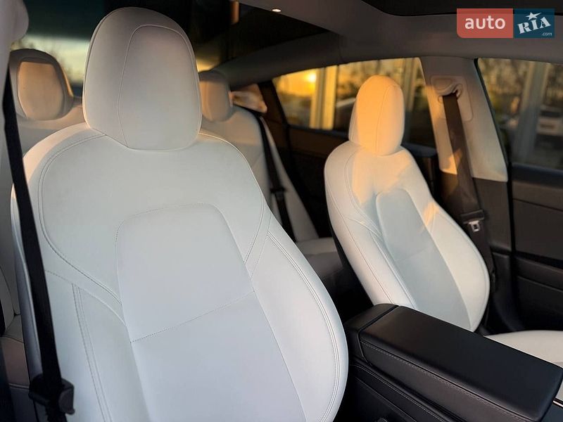 Седан Tesla Model 3 2021 в Коломые
