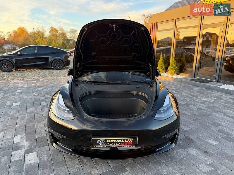 Седан Tesla Model 3 2021 в Коломые