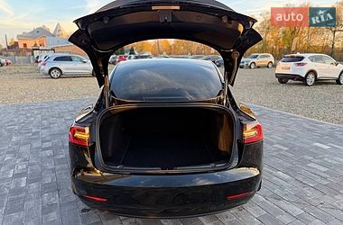 Седан Tesla Model 3 2021 в Коломые