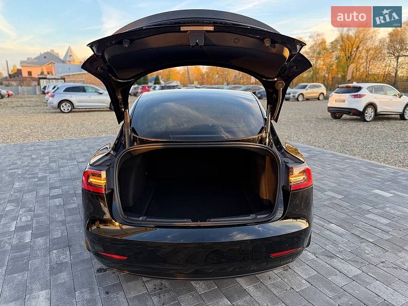 Седан Tesla Model 3 2021 в Коломые