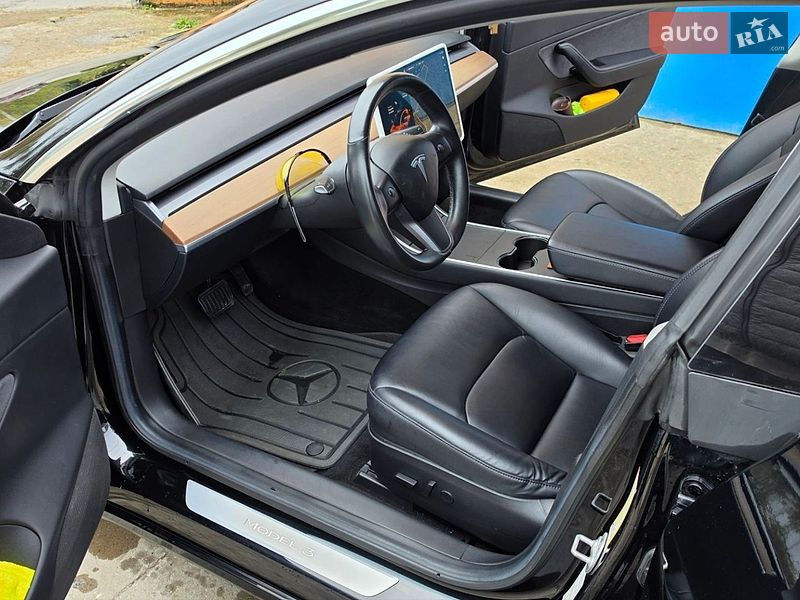 Седан Tesla Model 3 2018 в Білгороді-Дністровському