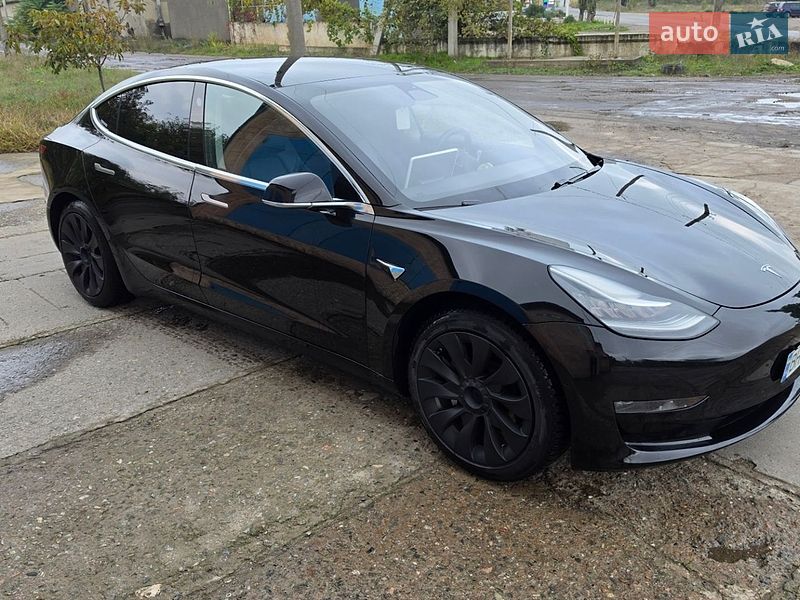 Седан Tesla Model 3 2018 в Білгороді-Дністровському
