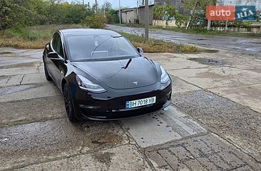 Седан Tesla Model 3 2018 в Білгороді-Дністровському
