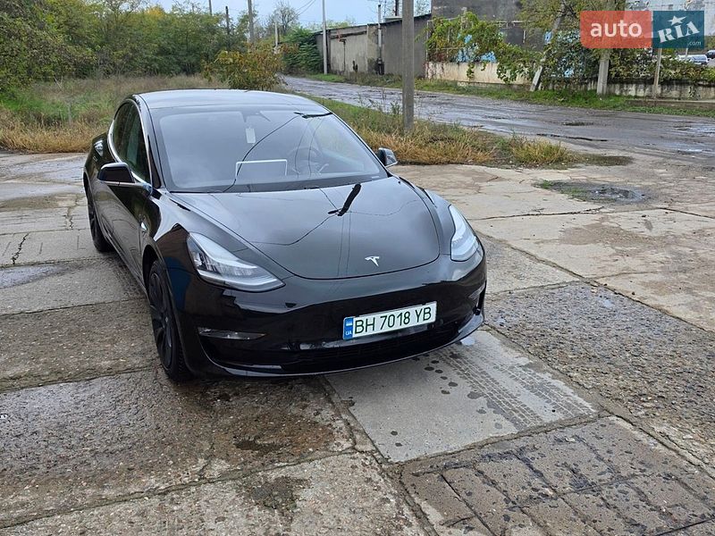 Седан Tesla Model 3 2018 в Білгороді-Дністровському
