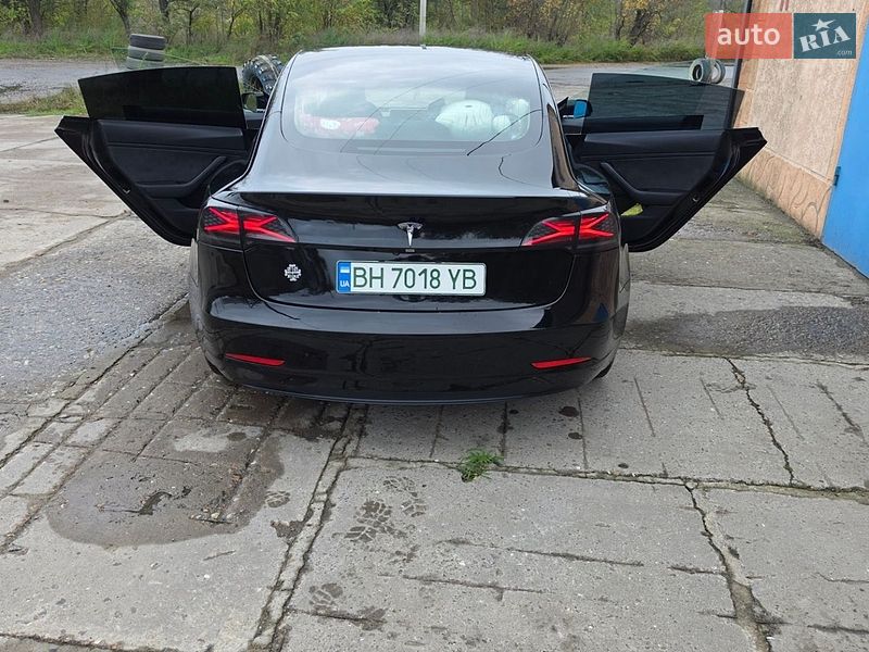 Седан Tesla Model 3 2018 в Білгороді-Дністровському
