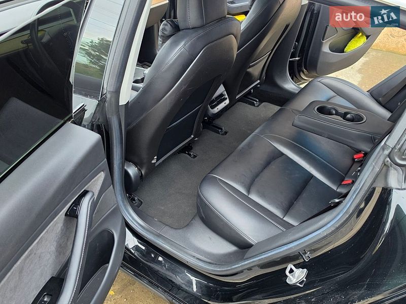 Седан Tesla Model 3 2018 в Білгороді-Дністровському