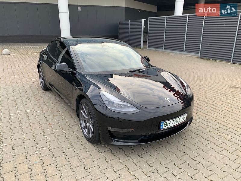 Седан Tesla Model 3 2022 в Києві