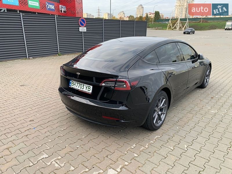 Седан Tesla Model 3 2022 в Києві