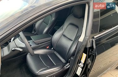 Седан Tesla Model 3 2022 в Києві