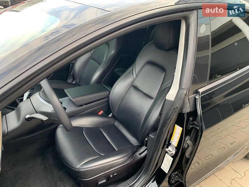 Седан Tesla Model 3 2022 в Києві